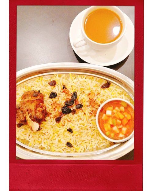 Arabian food night 📸. #MandhiLahm + #GahwaZanjabil 👌
 #latepost #foodie #foodstagram #foodgawker  #kulinerjakarta #foodporn #foodstagram  #foodgasm #mouthgasm #foodphotography #food52 #foodtruck #foodpic #jktgo #manualjkt #jakartafoodbang #jktfoodbang  #jktfood  #tasyaeats #zomato #zomatoid #TasyaForZomato #Clozetteid #arabianfood #arab #middleeast