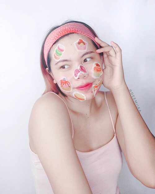 ..
Gemes banget nggak siih ada sheet mask kaya gini?
..
Nggak cuma gemes, wanginya juga enak dan doi punya essence yang melimpah beeeeb
..
Pakenya cukup 10-15 menit aja yess, cuss buat yang pengen cobain bisa langsung beli produknya dk Charis yaaa
..
Sweet Retreat SET
https://hicharis.net/deemiiaa/PA2

#SweetRetreatSET #maskeraide #CHARIS #hicharis@hicharis_official @charis_celeb