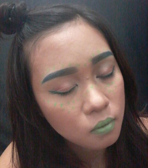 Feel so good with this Green Eyebrow❤
@shuuemuraid 
#Itsanatte #shuuemura #eyebrow #coloredeyebrow #Youtuber #Vlogger #Makeupaddict #clozetteid #sephorabeautyinfluencer #Clozette #Makeup #blogger