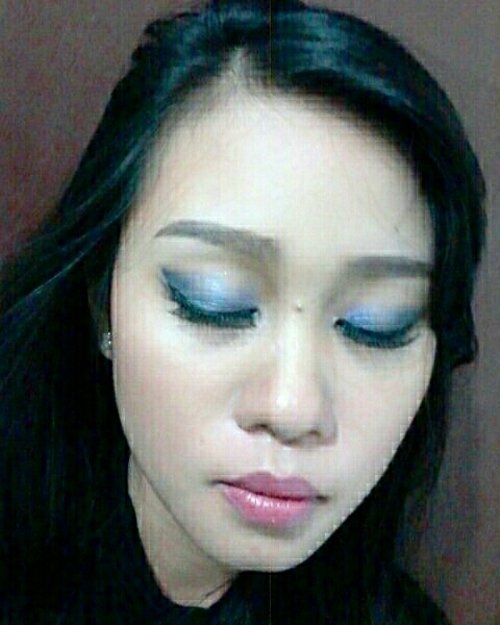 Hello Blue!💙 @indobeautygram @beautybloggerid

Im using :
🌟The Pore from @benefitindonesia
🌟Foundation and Loose powder from @revlonid 🌟Eyeshadow from @sephoraidn
🌟Eyeliner from @maybelline 
🌟Fakelashes from @zo.lashes 
🌟Eyebrow pencil from @indonesia_etudehouse 🌟Mascara from @maybelline 
🌟Contour and Shading from @benefitindonesia 🌟Blush from @sephoraidn
🌟Highlighter from @benefitindonesia 
🌟Lipstick from @EsteeLaunder

More describtion? On my blog soon!!

#beautyblogger #makeup #clozette #clozetteid #makeupaddict #benefitcosmetics #maybelline #sephora #revlon #itsanatte #bloggerbabes #indobeautygram