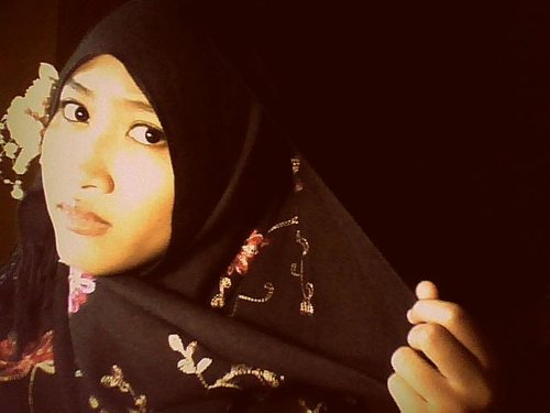 simple hijab with flowerbrooch