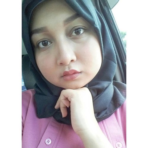 Selamat bermalam-minggu.
Saya bermalam minggu di perjalanan Bandung - Jakarta, semoga menyenangkan ya.

Kalau kamu, ke mana? .
.
.
.
.
.
.#instabeauty #MOTD #makeupoftheday  #elzattahijab #sayapakaielzatta #instagram #clozetteid #fdbeauty #makeup #beauty #hijab #blogger #bloggerperempuan #bloglovin #blogilates #daukyfriends