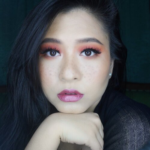 Swipe ➡️Using METALIP Series from @beautitarian ;1) My lips with Berry Pixiedust2) My lips with Sugar Plum Fairy3) My BARE lips, LOLReally glad that i find Metallic Matte Lip Cream from Indonesian Local Brand. It has Vitamin E, VEGAN, Paraben Free, No Animal Testing, and certified Halal & BPOM.•#ClozetteID #IamBeautitarian #BloggerCeria #BEAUTITARIAN #BloggerCeriaXBeautitarian #VerlourLip #lipcream #mattelipstick