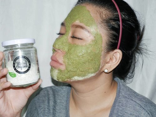 It's weekend!!!
Mask is one of my favorite way to heal stress.
-
Specially this Green tea Powder Mask from @shopastelle. It gives a refreshing sensation, good for my acne prone/oily skin, and I LOVE THE SMELL.
-
#Greentea #Mask #Skincare #ClozetteID