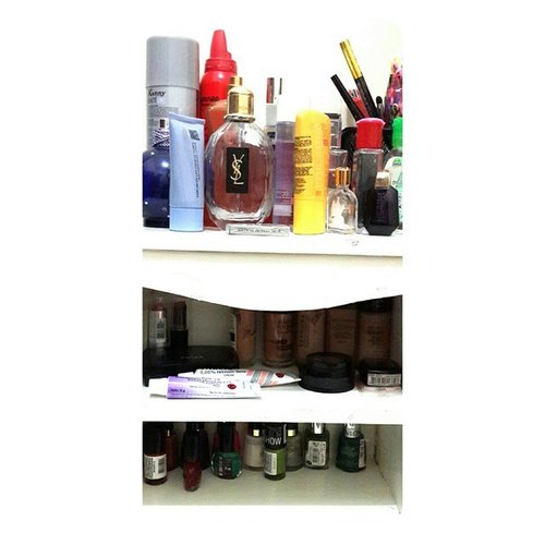 My beauty rack #woodenrack #peekaboo_partyncakes #rack #beauty #beautyhaul #makeup #parfumeries #parfume #ClozetteID #clozzetdaily