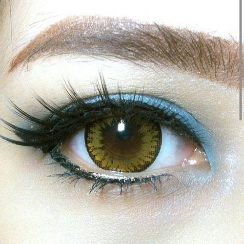Blue blue blue
Light color and it will lighten your day..
#ClozetteID #makeup #eotd