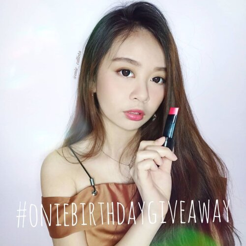 #OnieBirthdayGiveaway-[DAY-7]-Hi guyss! Udah hari ke 7 aja nih! Jadi hari ini aku berkerjasama dengan @thesaemid nih!! Siapa yg mau cobain lipstik matte terbaru dari The Saem yang 3 Edge? Jadi ada 2 orang beruntung yang bisa cobain lipstik terbaru dari The Saem!Seperti nama nya, lipstik ini berbentuk segitiga, dengan warna yg cantik" banget! ❤️-Rules:1. Pastikan akun kamu jangan diprivate2. Follow @onie_callista & @thesaemid3. Like & Comment done, mention 3 temen kamu. Kalian boleh comment berkali-kali dengan teman yang berbeda ♥️4. Aktif di instagram @thesaemid & @onie_callista.5. Repost post ini di story kalian (Jangan lupa tah aku & @thesaemid yaa) Giveaway ini berlangsung sampai tanggal 31 Agustus 2020.Goodluck! 🤗-#thesaemid#thesaemidxoniebirthdaygiveaway#giveawayid#giveaway#giveawaymakeup