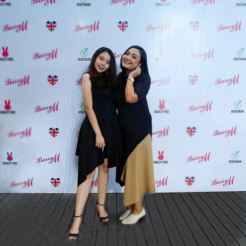 With mami @budiartiannisa at grand launching @barrymcosmetics_id ! 💕-#LiveLifeInColors #LoveBarryMBarryBarryMuch#BarryM_id #BarryM#ootd #OnieOOTDSpot