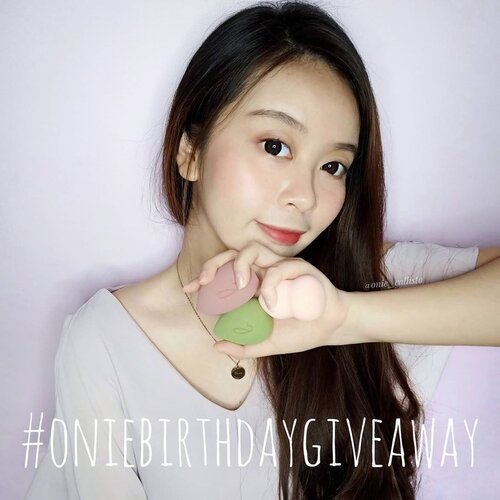 #OnieBirthdayGiveaway-[DAY-8]-Guysss!! Seneng banget salah satu brand sponge kesukaan aku ikut di birthday giveaway akuu!! Aku sendiri suka @beautybar.idn karna sponge nya awet, lembut, dan bener" mempermudah proses makeup akuu! Makeup jd mudah dan flawless 💕Ntah yg lama aja aku uda cuci berkali" dan blm rusak loh.. Haha 🤭Dan bakal ada 3 orang beruntung yang bakal dapetin masing" 2 sponge dari @beautybar.idn! ❤️-Rules:1. Follow @onie_callista & @beautybar.idn2. Like & Comment done, mention 3 temen kamu. Kalian boleh comment berkali" dengan tmn yg berbeda. ♥️3. Aktif di instagram @beautybar.idn  & @onie_callista.4. Repost post ini di story kalian (Jangan lupa tag aku & @beautybar.idn  yaa)Giveaway ini berlangsung sampai tanggal 31 Agustus 2020.Goodluck! 🤗-#beautybaridn#beautybaridnxoniebirthdaygiveaway#giveawayid#giveaway#giveawayindonesia