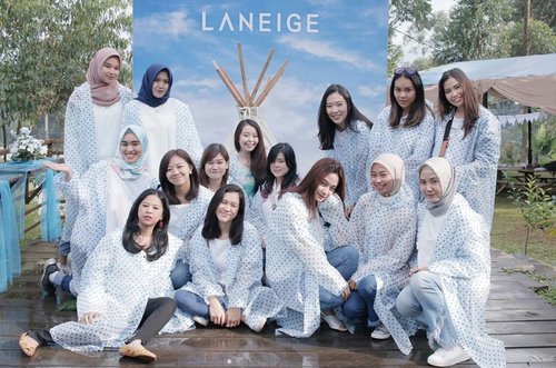 Full team for @laneigeid Sparkling Squad 2nd gathering! ❤So happy to be a part of this family! Thankyou for having me! 💙💙-#SparklingSquad #SparklingSquadGathering #Laneige #LaneigeID #SparklingBeauty