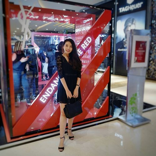 #tb at @yslbeauty popup store @centralparkmall ! Thankyou for having me! 💕
-
@indobeautysquad 
@yslbeauty 
#endangermered 
#yslbeauty 
#yslbeautyid
#ibsxysl
#ootd