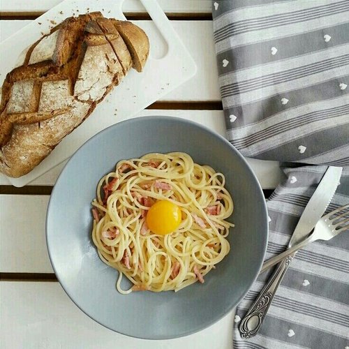 pasta lover carbonara

yummm...


#ClozetteID #lunch #food #tasty #travel #pasta #bread #cook