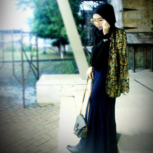 #OOTD my #vintagelook #hijabers #Mybatikstyle #clozetteid #EYEGLASSES #slingbagLS #fashion