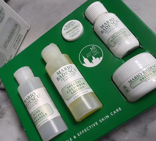 🎀🎀🎀
Months ago, I had breakout almost entire of my face. I had big bump acne and they're really hurts. So, I tried these kit from @mariobadescu . Well, for the first 3 days, it seemed that it worked well for my acne. They dried my acne well. But for the next day, they started to dry my whole face. They stripped my skin and i got another pimples on my cheek. So from what I've learned if your skin is acne-prone, it doesn't mean that you have to wear a special acne skincare routine for your daily treatment (from face wash to moisturizer) because they could dry out your skin. Instead, you have to keep your skin hydrate. For my case, i keep spotting the dry cream on my acne. The other one is the face wash that i always bring on my pouch because I always wash my face  in the mid day at the office. 
#skincareroutine #skincarejunkie #skincare #skinobsessed  #abbeauty #abcommunity #asianbeauty  #cosmetics #mariobadescu #acne #usaskincare #ribbonskincarereview #beautybloggerindonesia #indobeautygram #indobeautysquad #beautynesia #ClozetteID #bloggermafia
