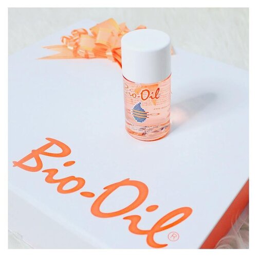 New Updates! Selain manfaat Bio-Oil yang selama ini kamu tau, ternyata Bio-Oil juga punya banyak manfaat lainnya mulai dari ujung rambut hingga kaki.Semuanya dibahas pada Soiree Beauty Journal bersama Bio Oil.Ini juga menjadi pertama kalinya aku mencoba produk Bio-Oil.Selengkapnya ada di blog..Link on my bio..#beautyjournalxbiooil #itstimetoglow #beautyjournal #biooilinspiresyou #clozetteid #biooil