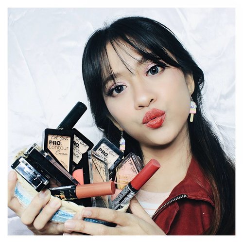 Playing with new products of @lagirlindonesia ❤❤❤
What's your favorite?
.
#lagirl #lagirlindonesia #lagirlid #lagirlbeautyinfluencer #lagirlidbeautyinfluencer
#clozetteid #makeup