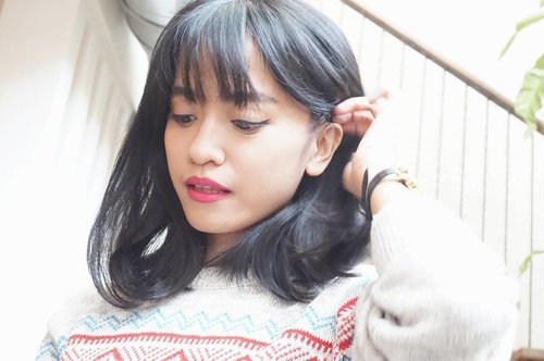 Mandatory pose😅
.
.
.
#beautyblogger #beauty #makeup #natural  #bloggerjakarta #bloggerindonesia #indonesianblogger #motd #blogger #fotd #clozetteid