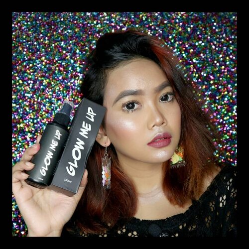 So happy that I can try another local brand which is Glow Me Up Setting Spray from @naulicosmetics.. Do u have any idea what "Nauli" is supposed to mean? Well I haven't at first, but then a friend of mine told me that "Nauli" stands for "beauty" in bahasa batak.. Haha so I suppose I'm gonna be super pretty after using this setting spray.. And yes it's true! This product give me that dewy shimmery look but still hold my makeup for almost 24 hours! I love the packaging since it's black! And I also love the smell of it, cause it got some citrus and menthol scent and I feel freshen up just from the first spray.. And also my skin is super dry right now and this is my current fav setting spray.. But worry not, for those of you who have an oily skin type can also use this.. You can get this at Shopee and Makeupuccino and it's affordable! Under 100k! You guys should try ❤
.
.
.
.
.
#nauli #naulicosmetics #glow #glowup #glowing #settingspray
#Clozetteid #indobeautysquad
#BeautygoersID #Beautiesquad
#Clozetteid #Beforeafter #bvloggerid #muajakarta #indobeautygram #instabeauty #bunnyneedsmakeup #BeautyChannelID #setterspace #makeuptutorial #tutorialmakeup #ivgbeauty #makeupjunkie #makeupvideo #wakeupandmakeup @indobeautygram @tampilcantik @bunnyneedsmakeup @awesomemakeu.p @makeup_up @powerofmakeup @limitart @wakeupandmakeup @bombtutorial @glamourvids @indobeautygram