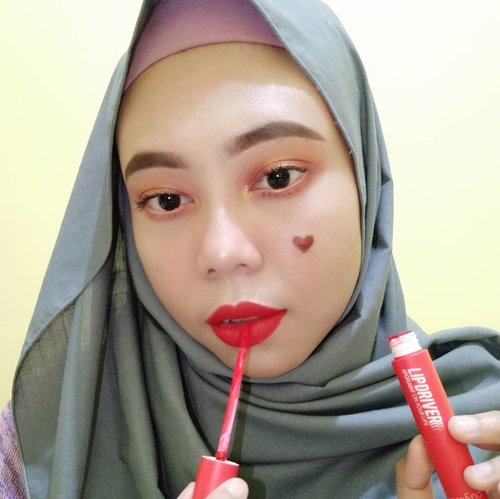 Yayyy, i am using product from @romandyou Lip Driver shade 02 Spotlight. A unique, audacious red that brightens up your face. Claim this product: - A drop of mandarin orange in red that magically brightens up your skin tone.- Vivid and impressive color.- Light and matte.- This and soft...If you want to get the product, you can visit my shop "hicharis.net/titahin/b71"...#romand #hicharis #charisceleb #charisofficial #lipdriver #romandyoulipdriver #clozette #clozetteid #titahsanjana ..@romandyou @charis_indonesia @charis_celeb @hicharis_official @charis