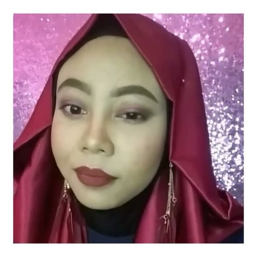 💄bold ❤..Foundation@lagirlindonesia (pro coverage nude beige).Contour @mineralbotanica (highlight n contour corn flake cream cookies)@pixycosmetics.Powder@wardahbeauty (everyday luminous face powder beige ).Blush on@justmiss_id (3 color blush ).Eyebrow@justmiss_id (eyebrow pencil 708C brown) mix @pixycosmetics shading brown.Eyeshadow@lagirlindonesia (eyeshadow ULTRA)@pixycosmetics (eyeshadow 05).Mascara@pixycosmetics.Lip@posybeauty.id (pride).@setterspace @indobeautysquad @indobeautygram @indobeautyinfluencer @clozetteid @bvlogger.id..#clozetteid #ClozetteID #titahsanjana #lagirl  #pixycosmetics #justmiss #mineralbotanica #posybeauty #wardahcosmetic #kbbvmember #setterspace #beautiesquad #bvloggerid
