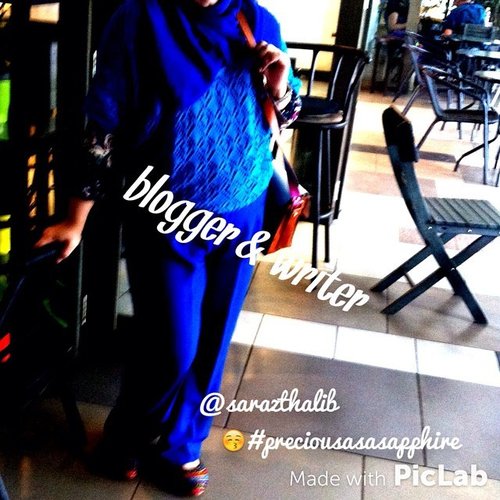 #love #casual #blogger #writer #model #muslimfashion #blue #clozetteID #hijab #instagram #instahijab #ootd #lotd #friday #preciousasasapphire