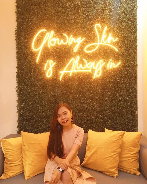 • Glowing skin is always in •

#zglow #jogjamedicalcenter #jogjabloggirls #jogja #jogjabeautyblogger #beautybloggersolo #beautybloggers #beautybloggerindonesia #clozetteid #blog