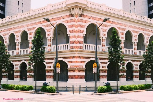 Dataran Merdeka (atau Lapangan Merdeka) terletak di Kuala Lumpur, Malaysia. Lapangan ini berada di depan Bangunan Sultan Abdul Samad. Di tempat ini, bendera Union Jackditurunkan dan bendera Federasi Malaya dikibarkan untuk pertama kalinya pada tengah malam tanggal 31 Agustus 1957. Sejak saat itu, Dataran Merdeka menjadi tempat dirayakannya Parade Hari Merdeka.Semoga next kalau ke Kuala Lumpur bisa pas lagi dirayakan Parade Hari Kemerdekaan. #Kualalumpur2019 #DataranMerdeka #dataranmerdekakl #kualalumpurstory#ceritaTian #DiaryPinkTian #clozette #clozetteid