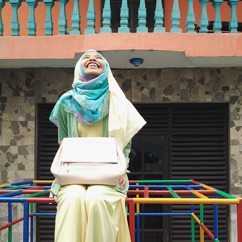 Apapun tantangannya, face it wth a smile and give the best of yourself! ✨ ....#ClozetteID #hijab #Pastel #cheerful