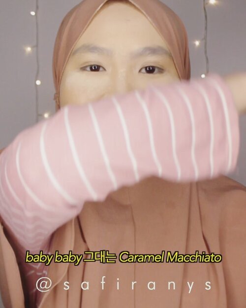 🥤Coffee ⁣
⁣
Nggak bisa ngopi di luar, ngopi di rumah aja lah ya 🤣⁣
Komen dong, kopi favorit kalian apa?⁣
⁣
Aku kopi apa aja deh asal yang bikin bukan aku 🙂⁣
⁣
#tiktokmakeup #1minutemakeup #clozetteid #tipscantik #bandungbeautyvlogger #tribepost #outfithijabi  #naturalmakeup #tipsoutfit #ootdhijab #tiktokbeauty #inspirasicantikmu #cchannelfellas #cchannelbeautyid #pumkinspice #locallips #coffee #makeuptutorials #makeupvids #brownmakeup #tiktokchallenge #btsdynamite  #transisimakeup #makeuptransisi #naturalmakeup #tipsoutfit #ootdhijab #makeuptransition #transitionmakeup