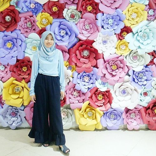 Even if our story was blue, it was a deep blue. It both drowned and bloomed me in a beautiful way. Either way, I love every shade of blue💙#clozetteid #hijab #shasoutfit #hijabinspo #hijabfashion #cullotes #blue