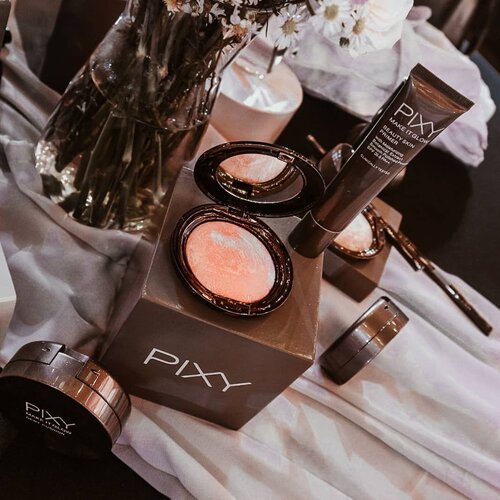 Now on @pixycosmetics Make It Glow Launch Event ❤#pixystealthespotlight #pixymakeitglow #ClozetteID