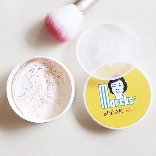 After @raissasbrn review this on her snapchat. I tried this powder, and finally shared my thought:

READ MORE:
http://goo.gl/sKtnNI

#snapchat #fdbeauty #clozetteid #makeup #maquiallage #maquiagem