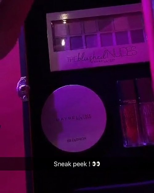 OMG 😱😱😱FINALLY @maybellineina The Blushed Nude eyeshadow Palette, something that look like a BB cushion, the vivid matte lipstick (I've seen the adv in TV for a while) and Mascara. Who is excited with these release. Because pre order Maybelline product on online shop just waste of money. Because you should pay more than it should be. And where the whole point that the maybelline should be affordable???I'm glad that finally they launched this in Indonesia. I hope that they will start import other best seller product to Indonesia.Source: @thelipstickmafiaaa 's snapchat.#fdbeauty #clozetteid #maybellineina #Altercoutureupdate