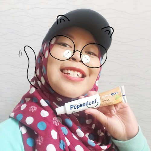 Uwuuuu~💃
Something new from my fav. @tanyapepsodent in 31 Jan with main ingredients is #Siwak 100% Halal.. Alhamdulillah~

Fyi, SIWAK's benefit:
🌼Kill bacteria
🌼Strengthen the enamel surface & prevent cavities
🌼Stop bleeding & gum inflammation
🌼Stimulate production of saliva to neutralize the acidic in the mouth
👼When u buy Pepsodent Siwak, you also help dental health of orphans in various of Indonesia.  Because 2.5% of Pepsodent Siwak's profit will be share to the Badan Amil Zakat Nasional (BAZNAS)

Let's follow me to use #pepsodentsiwak 
Peace love & cheerio ✨
.
#htcidxpepsodentsiwak #love #lfl #l4l #healthylifestyle #healthy #hijabstyle #clozetteid #likeforlikes #smile
