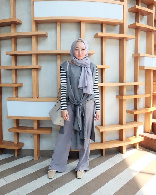 Playing mix n match with grey colour 😘 #clozetteid #ootd #hijabootd