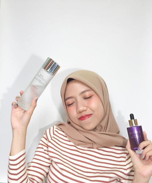 Hai, kali ini aku mau ngenalin produk skincare yang udah sekitar 4,5 bulanan ini aku pakai secara rutin. ..2 produk ini adalah produk Korea dari @missha.id .🌸 Missha Time Revolution The First Treatment Essence (4rd generation)🌸Missha Night Repair Borabit Ampoule (3rd Generation) .Sstt, kalian tahu nggak kalau produk FTE si Missha ini best seller banget lo dan diyakini sebagai dupe-nya FTE-nya SKII. Ampoule-nya juga nggak kalah menarik. ..Menariknya lagi, kedua produk ini sering banget ada potongan harga..Aku udah review lengkap kedua produk ini di blog aku. Silakan mampir ke www.kataeca.com kategori beauty or kindly search di kolom pencarian. .Don’t miss the review! Have a spectacular day, everyone! .#missha #borabitampoule #ampoule #firsttreatmentessence #misshatimerevolution #antiagingskincare #clozetteid