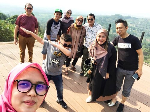 Family Time on #iduladha day 💕 minus @andikarahmd & @andinsoraya 😁May Allah bless you and your dear ones with peace, prosperity, and happiness on the auspicious occasion on Eidul Adha. Happy Eidul Adha! 😇#eidmubarak2020🌙🕌 #ClozetteID