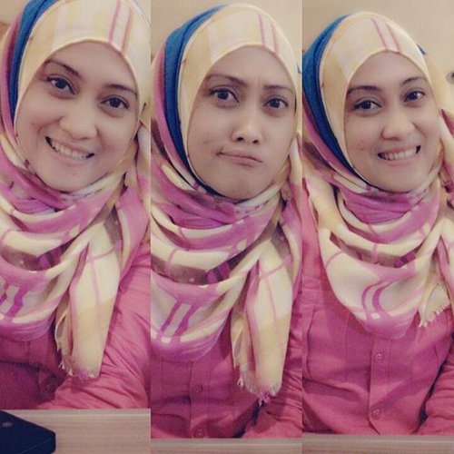 How i love to smile from cheek to cheek and be spontaneous of the real me 😊#selfie #throwbackthursday #andiyanipics #stylediary #socialmediaqueen #smile #sillyface #oppor7lite #oppoindonesia #socialmedia #pink #clozetteid #hijab #me #happy