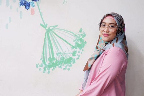 Believe in yourself, take on your challenges, dig deep within yourself to conquer fears. Never let anyone bring you down. And be unstoppable 😎 📷 @desy_yuss 🤗😘 #clozetteid #quoteoftheday #hijabi #hijabstyle #hijabfashion #socialmediamom #lifestyleblogger #mommyblogger
