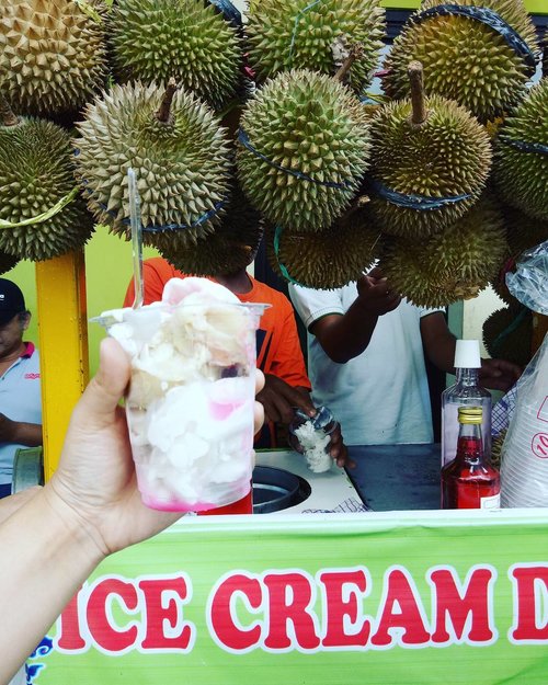 Today's dessert, iced cream durian 😍

#ClozetteID #foodgasm #foodism #instafood #foodporn #doyanjajan #JelajahEnergiCirebon #KulinerAsik