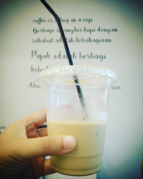 A cup of iced coffee a day will bring more fun to your day ☺

Sincerely,
Yang lagi ngidam es kopi susu @kioskopikita 😁✌ #coffeeoftheday #coffeetime #kioskopikita #clozetteid