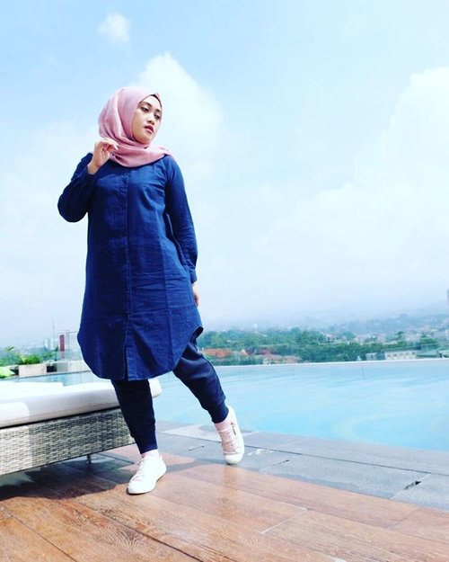 I’m just human, I have weaknesses, I make mistakes and I experience sadness; But I learn from all these things to make me a better person. ☺

#clozetteid #ootd #hijabstyle #hijabtraveller #hijabootdindo #hijabfashion #stylediary #hotd #quoteoftheday