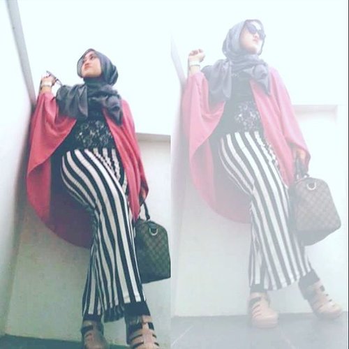 #ootd #monochrome #hijab #stylediary #fashionaddict #ahensilife #hijabstyle #wanitaberhijabindonesia #clozetteid #outfitoftheday #andiyanipics #shareyourstyle #photooftheday #lookbook #socialmedia #mydigitalescape