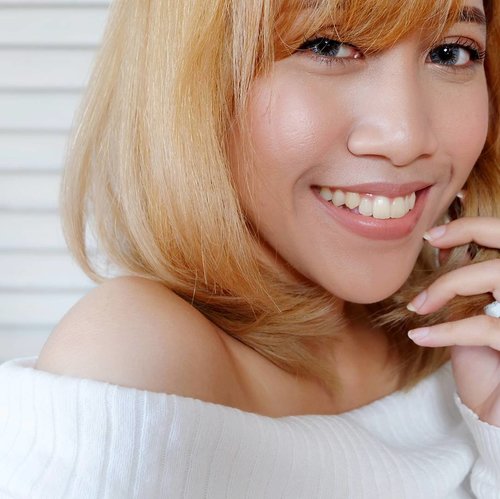 "Rambu makin terang aja, Mon.."
"Iya, biar bisa sekalian menerangi masa depan kita, Mas.."
.
.
NOTE:
Percakapan di atas hanyalah rekaan belaka.
.
.
#myhair #hairoftheday #blondehair #haircolour #hairdojogja #beautybloggerjogja #beautybloggerindonesia #ibbloggers #clozetteid #clozettedaily