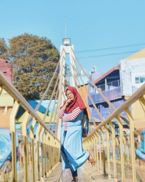 OOTD merah putih. Dirgahayu Indonesiaku! 🇲🇨.#ClozetteID #DiaryOOTDHilda #DiaryFashionHilda #OOTD #HijabOOTD #KampungJodipan #KampungWarnaWarni #ExploreMalang