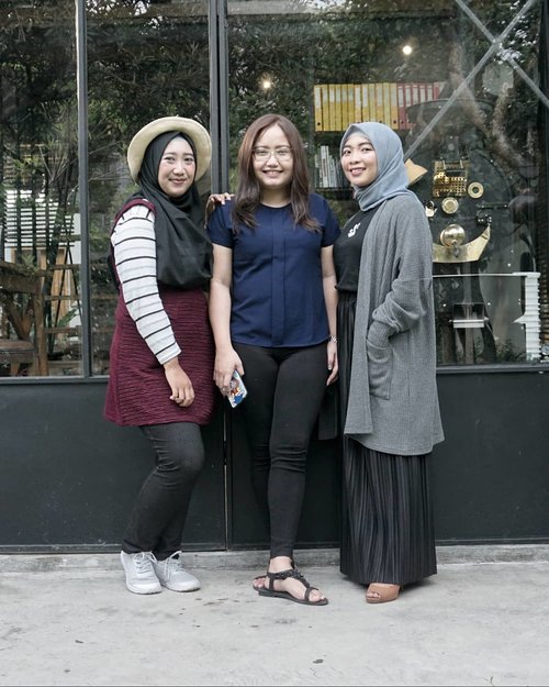 #flashback Waktu bertemu dengan para bunda yang manjah dan memesonah 😎. Thanks for the time and stories, nanti kalo ke Surabaya boleh banget colek-colek aku 😁
.
#ClozetteID #bloggerid #epiccoffeejogja