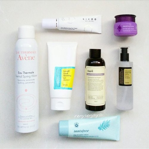 AM skincare routine ☀💆
💫COSRX Low pH Good Morning Gel Cleanser
💫Avene Thermal Spring Water
💫Klairs Supple Preparation Facial Toner
💫COSRX Advanced Snail 96 Mucin Power Essence
💫Innisfree Bija Trouble Lotion
💫Innisfree Orchid Eye Cream
💫Kicho Ultra Moisturizing Sun Cream SPF 50+ PA+++
.
I'm keeping my morning routine simple by using less yet effective products in hydrating my skin under makeup. I've recently purchased the full size of @innisfreeofficial Orchid Eye Cream, having tried their deluxe sample before. I just finished their Green Tea Seed Eye Cream, which was good but as great as the Orchid one in my opinion. Last but not least sun cream, I would never leave home without applying my sun cream even when I was wearing BB Cushion which normally has SPF 50+ in it. I've been loving my @kichomakeup Ultra Moisturizing Sun Cream which is practically the only one I've been using ever since I got it. It doesn't leave white cast as most sunscreens do, neither does it make my face look paler than my neck. Come on...I'm fair enough already, and certainly do not need anything to make me look paler (MAC NC15) 😥  It doesn't make my skin feel greasy after applying but it still gives me the radiant skin look that I love 😍  And it also smells good by the way 😉
.
#cosrx #innisfree #klairs #kicho #avene #skincare #beauty #kbeauty #koreanbeauty #koreanskincare #clozetteid #beautyblogger #beautycommunity #loveyourskin #healthyskin #beautifulskin #beautycare #beautyaddict #beautyenthusiast #beautyjunkie #beautylover #haul #skincarehaul #skincareroutine #beautyreview #flatlay #instabeauty #igbeauty #morningroutine #goodmorning