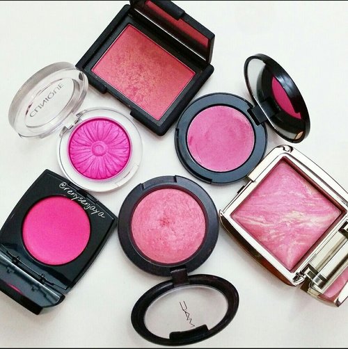 Pretty in pink 💋
These are my favorite pink blushers 😘
What's yours? 😉
