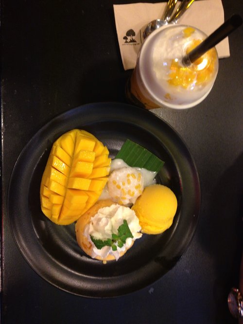 when you go to thailand first snack you have to try is MANGO STICKY RICE! totally the best
