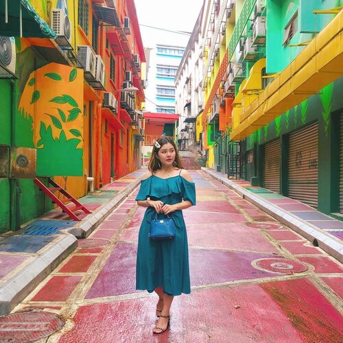 “The soul becomes dyed with the color of its thoughts” .
.
.
.
.
#explorekl #explorekualalumpur #vielholiday #clozetteid #colorfull #exploremalaysia #travelphotography #travel #travelling #photooftheday #CantikAllOut #ClozetteIDxNivea